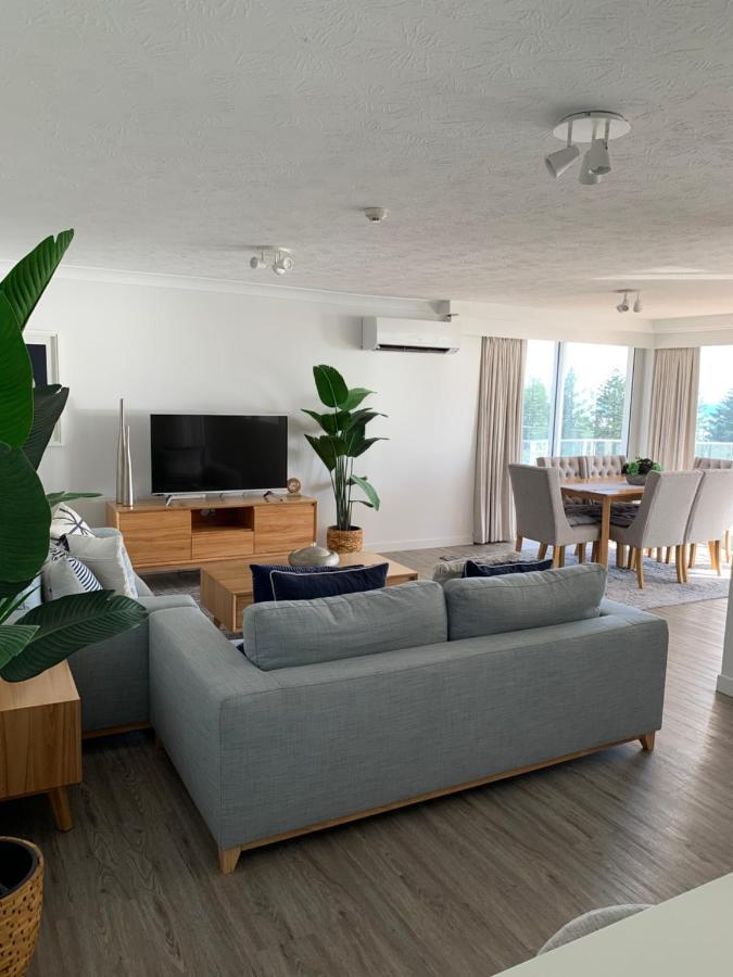 Pacific Regis Beachfront Holiday Apartments Голд-Кост Экстерьер фото